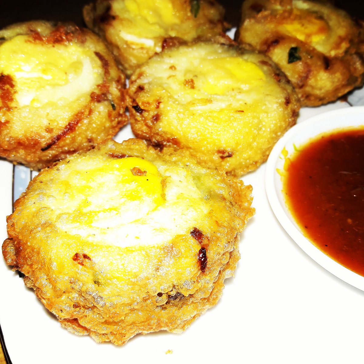 muniamoon5's tweet image. ডিম চপ।
আলু এবং ডিম দিয়ে তৈরি crispy আর delicious এই রেসিপিটি দেখুন এই link এ click করে।👉 youtu.be/vS59AXAyhLs 👈