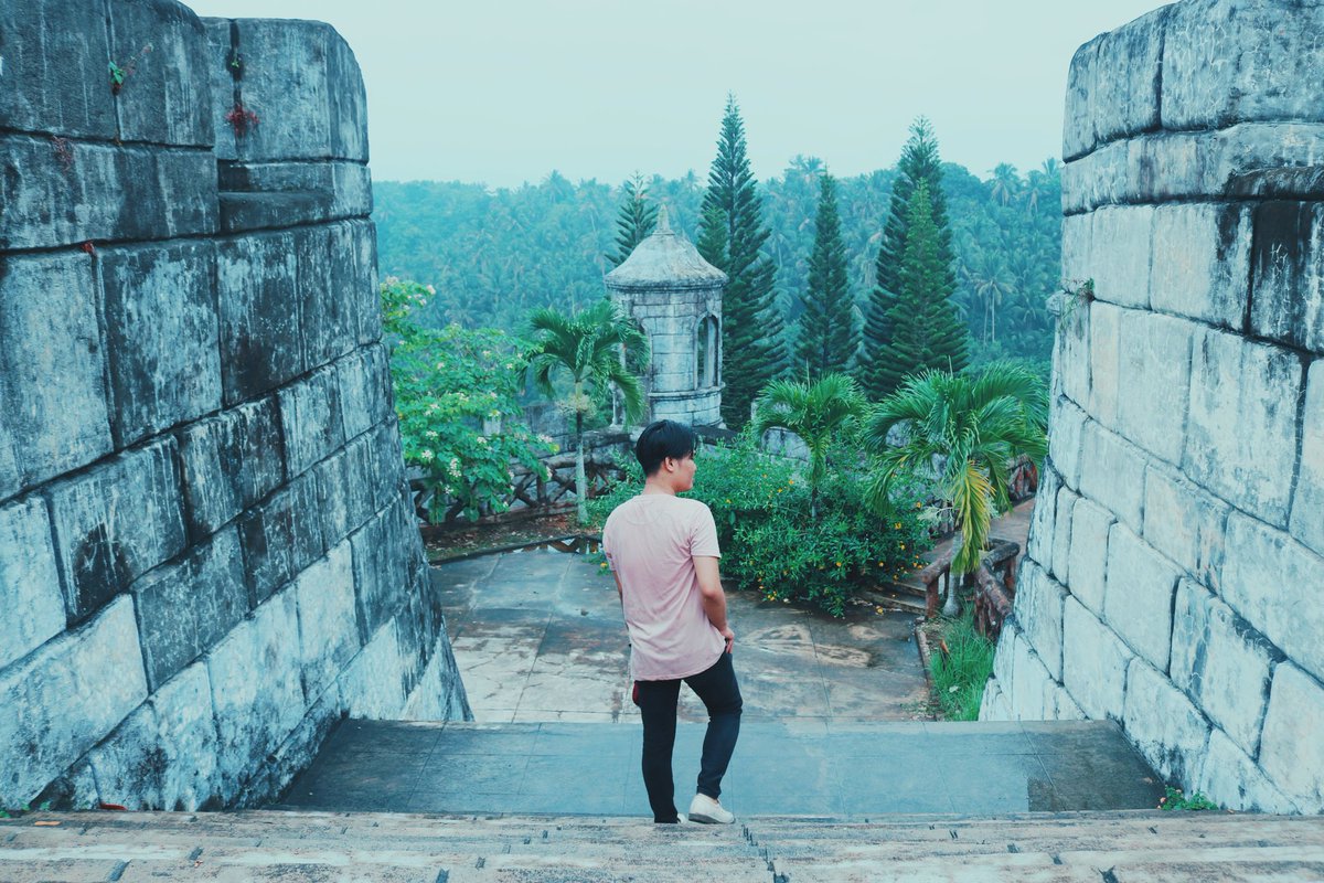 iMdEnCaRl's tweet photo. castle on the hill 🏰👑🎆 https://t.co/VnZNX4g058