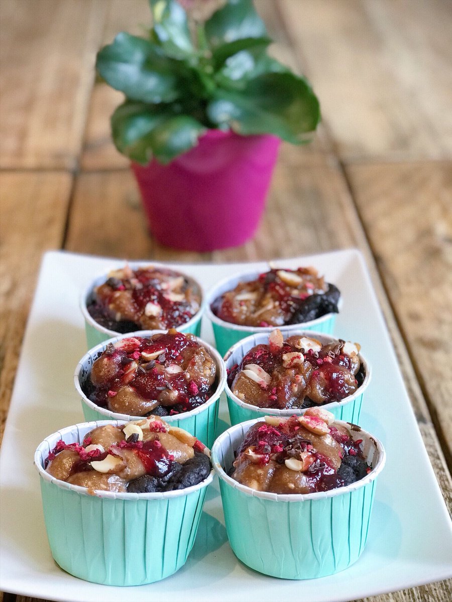 Lumaloves's tweet photo. 🌱Sunday !! Enjoy this beautiful and sunny day with one of our bestseller from @aprilstable available at @lumacafe 💜
.
.
Chocolate Peanut Butter Jam Loaf #glutenfree #clean #vegan
.
.
.
#realcakes #healthycake #cake #sunday #london #wimbledon https://t.co/ciY079kv0e