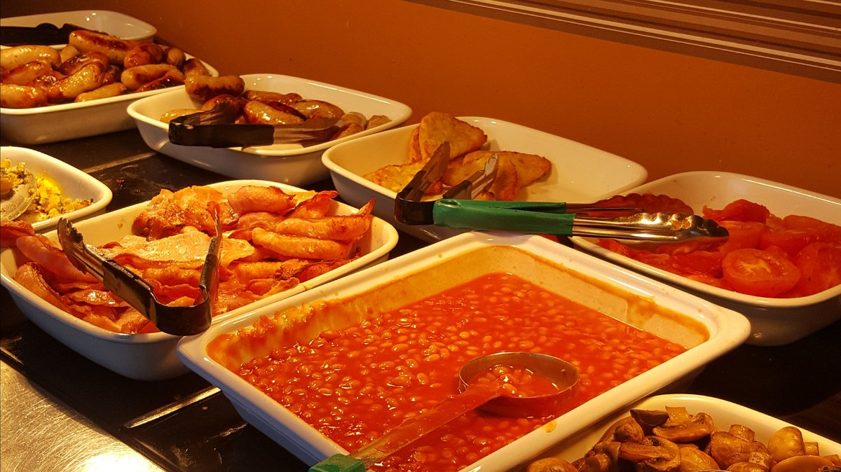 Busy Sunday and looking good at Arena this morning...@RAirs12 <a href="/SDEBDD/">simon ewins</a> <a href="/thebirdlane/">Natasha Lane</a>