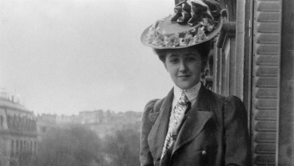 UCLPALS's tweet photo. Did you know #AgathaChristie's friendship with the #Egyptologist Stephen Glanville, a professor @UCL who served with her husband #MaxMallowan during #WorldWarII, inspired her to write the world's first historical whodunnit? https://t.co/tcGKbQyoG4 https://t.co/cevJiyl35b