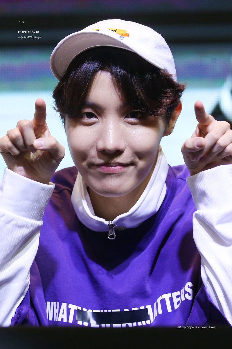 HOPEYES218's tweet photo. 180603 미화당 팬싸

#제이홉 #정호석 #JHOPE 
@BTS_twt https://t.co/8EXOFqoMIV
