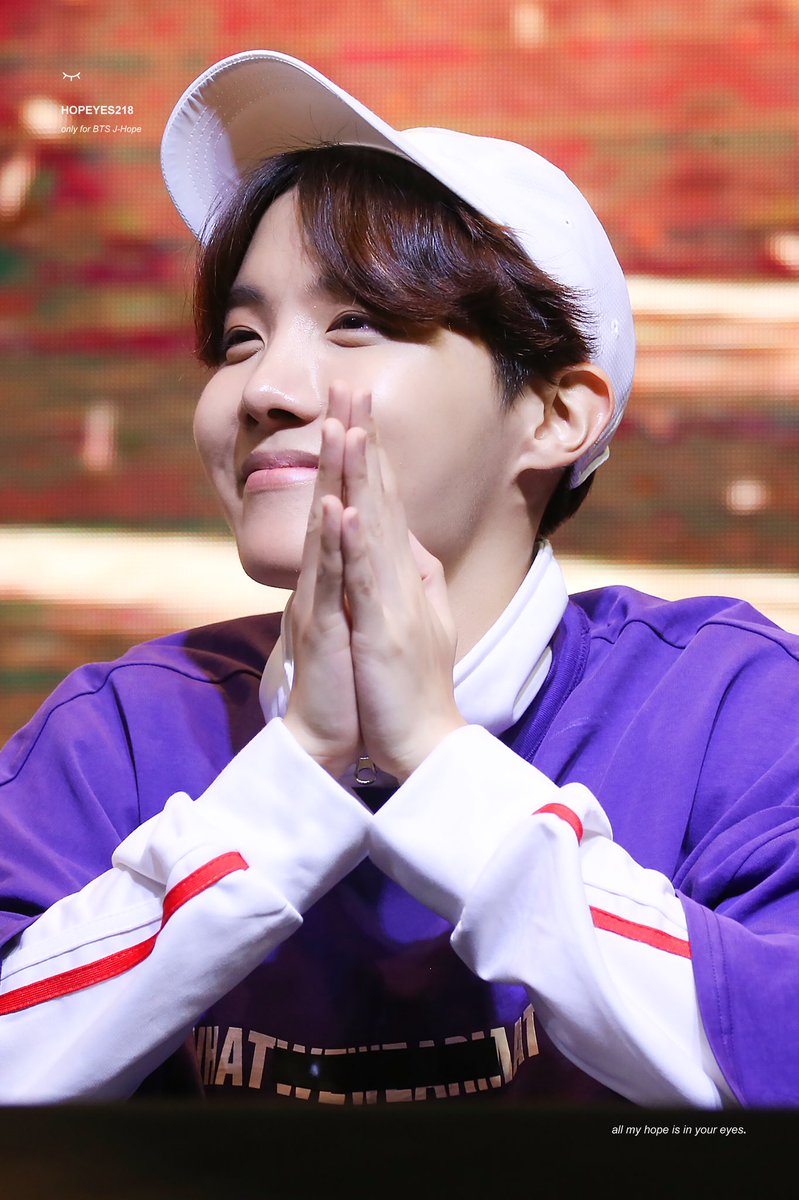 HOPEYES218's tweet photo. 180603 미화당 팬싸

#제이홉 #정호석 #JHOPE 
@BTS_twt https://t.co/8EXOFqoMIV