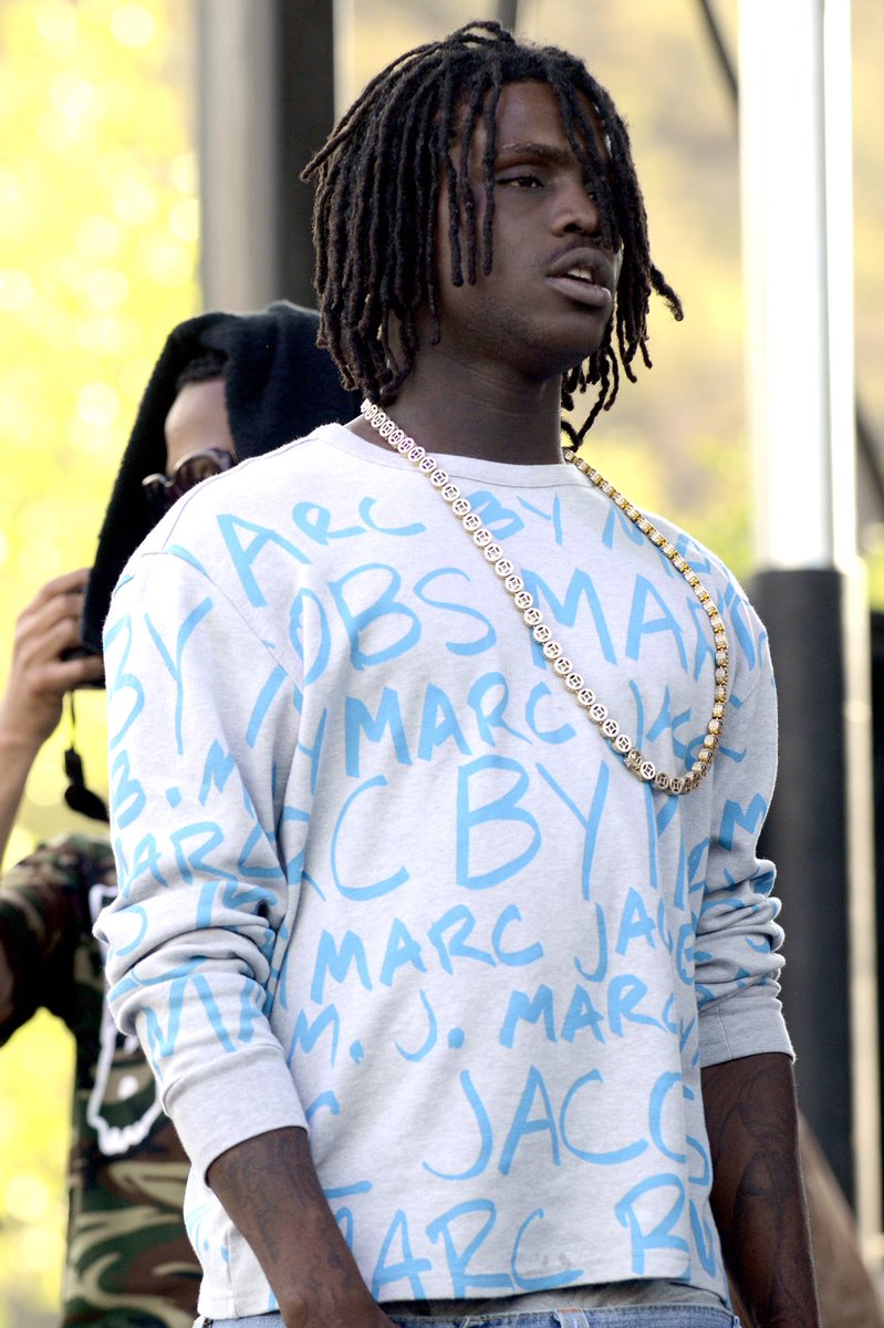SalutCLucas's tweet photo. Ouvrons les paris. 
Qui va mourir en premier ?
RT pour 6ix9ine, Fav pour Chief Keef https://t.co/PSdTXmA9QH