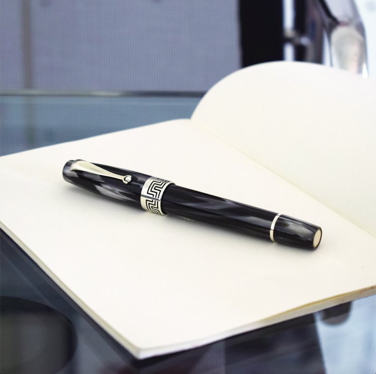 Inspired by a model created more than 80 years ago, #Extra1930 was designed to meet the taste of those who love precious objects, #classic in the lines and original in the colours.
An iconic collection revealing #Montegrappa #style and #tradition.
#lovewriting #montegrappisti