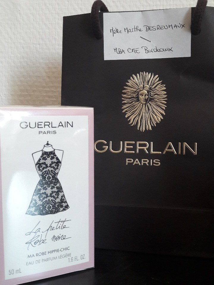 MartheDrmx's tweet photo. Très beau cadeau de @Guerlain pour avoir présenté notre stratégie événementielle avec l'@EFAP_ 
#onestcontent https://t.co/S7iU61otnn