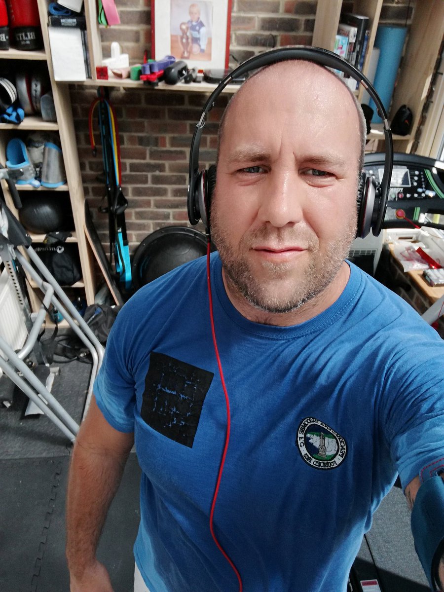 Ditch9's tweet photo. Sunday morning cardio #BackGrinding #HolidayOver #FastedCardio #BlackCoffee #OldTshirt #Tigers 🐯🐯🐯 https://t.co/E79esCsbHn