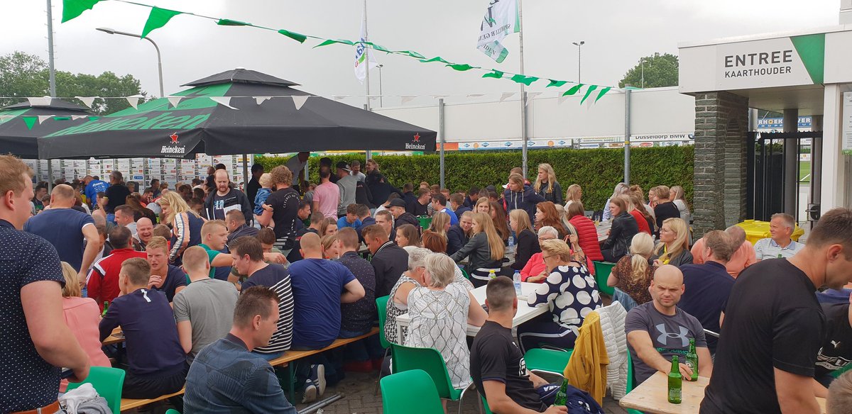 Weteringtoer's tweet photo. De organisatie wil de deelnemende teams, scheidsrechters, vrijwilligers  en sponsoren ontzettend bedanken voor hun inzet en hulp. Dankzij jullie kunnen we zeggen dat Het Weteringtoernooi het gezelligste toernooi van Nederland is!! https://t.co/MNdMnpobr0