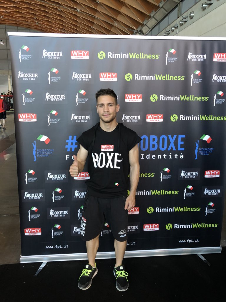 FPIBoxe's tweet photo. 🥊🏋🏻‍♂️ @riminiwellness 
📍#RiminiFiera 
📅 31 Maggio - 3 Giugno 2018 
🥊 Day 4
#FPIArea 
#WHYSPORT
#BoxeurdesRues
#Rigoldi @emilianom76 
🥊🥊Grandi Campioni nello stand FPI @whysportitaly @BoxeurDesRuesOf @riminiwellness https://t.co/IILoXxfW21