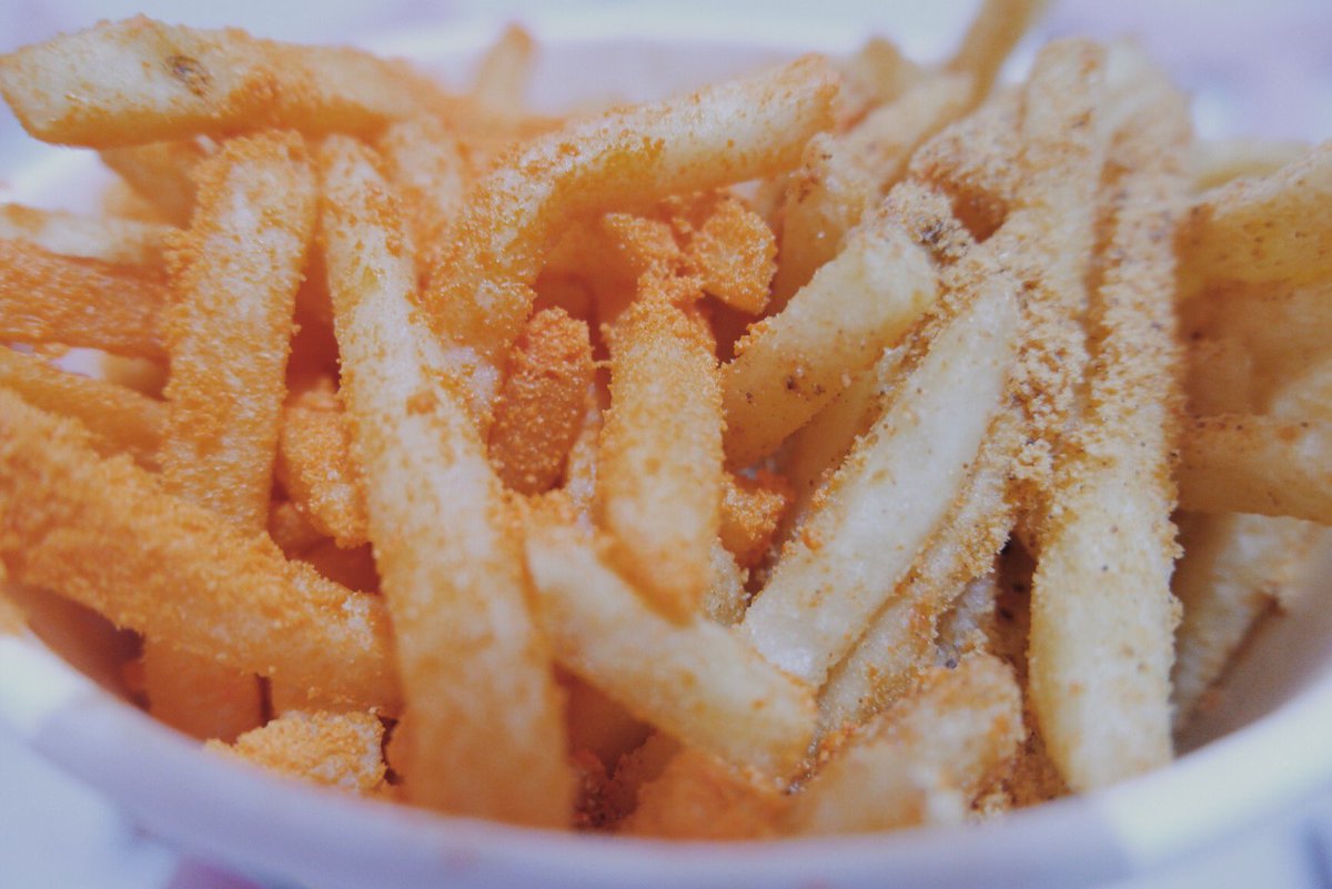 charmainedizon's tweet photo. soโI claimed my free GIGA fries for the week. Happy weekend, indeed. ๐ Thanks to my happy pill, @potatocornerph! #1YearFreeFries #PCGoldCard ๐ https://t.co/kzW9GwCmBr