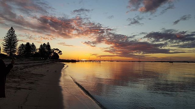 perthstorm's tweet photo. Great sunset tonight
#myrockingham #justanotherdayinwa #westernaustralia #perth #photography #seeaustralia #sun7 #perthisok #icwest #australia #neverusefilters #sunset #sunsetporn #rockinghamforeshore https://t.co/zY30a8AeRB https://t.co/bmEV549uJl