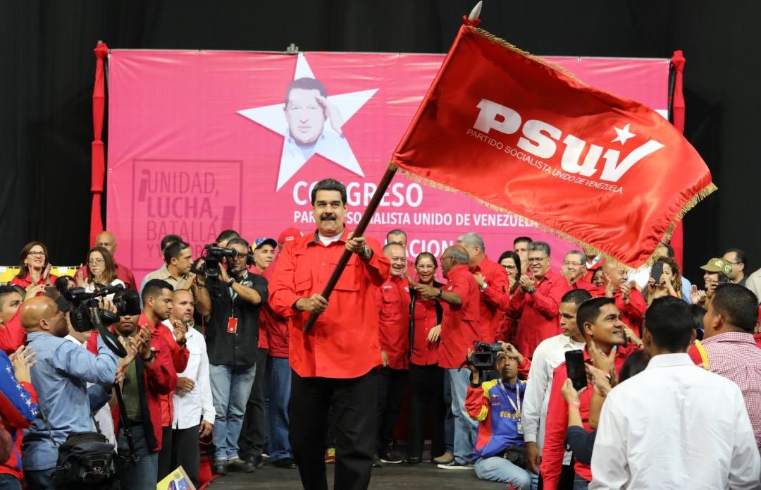 JauaMiranda's tweet photo. IV CONGRESO DEL PSUV   https://t.co/kx75NHV3gB “El Partido tiene que ejercer su función como “maquinaria electoral”, pero principalmente, como instrumento de transformación de la sociedad, desde los sistemas de dirección y gestión general del país”. Comandante Hugo Chávez Frías. https://t.co/QoN0O5p0QP