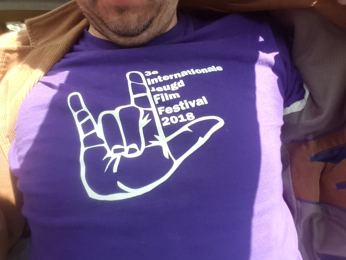 en <a href="/elfietromp/">Elfie Tromp</a> neem die jurk mee met gouden letters en ruil hem gratis in voor een I Love IJFF2018 shirt in. we hebben ze in alle kleuren en maten.