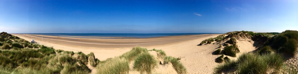 snapperlane's tweet photo. Grim up North! Magnificent Formby Beach #Liverpool #Formbybeach #Merseyside https://t.co/axv9xUHrqy
