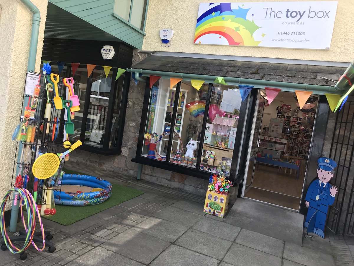 It’s Sunday, it’s sunny and we’re OPEN! Come on down to Willow Walk for some fun in the sun.
😊☀️🎈🏖 

#summer #fun #beach #garden #toys #games 
#Cowbridge #shoplocal