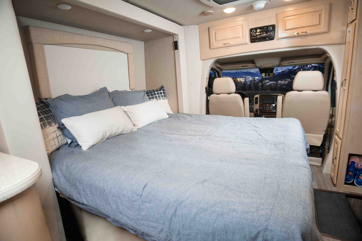 Regency_RV's tweet photo. Relax in Ultra Brougham's queen-sized Murphy bed!
#discerningbuyer #livinginfirstclass #rvlife #rvliving #rvlifestyle #everydayadventures #exploremore #letscamp #glamping #roadtriplife https://t.co/uwcsuYdiMR