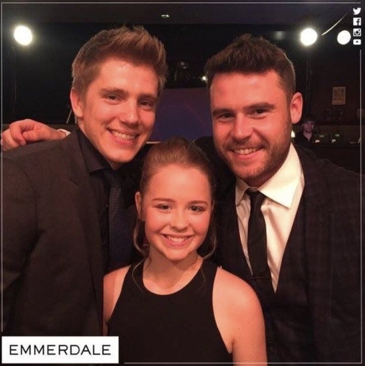 RyanHawleyClub's tweet image. 2016 vs 2018. Literally stood in the same places ❤️ #roblivion #emmerdale