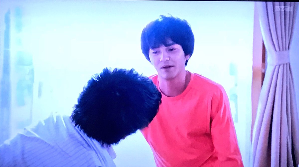 oslove_ri's tweet photo. ……ちょっと待って？ 最後のヒソヒソ声の牧くんの「いい？」も春たんの「好きにしろよ」も、
その後春たんは嫌がってる台詞を言うということは、

実はhysくんとtnkKくんのオフレコだったのでは……？
チューまでの流れはまさかちょっとアドリブだった……？ https://t.co/YgzCiourUE