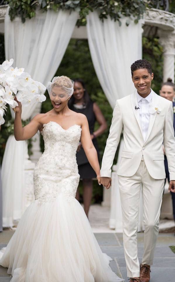 ThembaRumbu's tweet photo. A Lesbian Married Couple❤

Retweet To Annoy all Homophobics https://t.co/qsX5oPgl3k