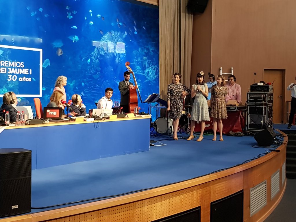 NEUDC_RNE's tweet photo. ¡Qué buen rato, pero qué buen rato hemos pasado en @Oceanografic_vl escuchando en directo a @DomisolSISTERS! https://t.co/T1qbf7L5gy