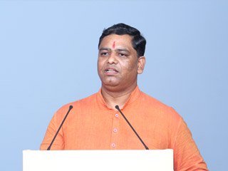 nileshs09169067's tweet image. #7thhinduadhivetion 
भारत को &apos;स्व&apos; तंत्र बनने के हिन्दू राष्ट्र की आवश्यकता हैं।
                           श्री. रमेश शिंदे.
भारत की जो न्यायमूर्ति हैं वो रोमन की जस्टीसिया मूर्ति हैं। अपनी न्याय देवता तो भगवान् शनि देवता हैं।