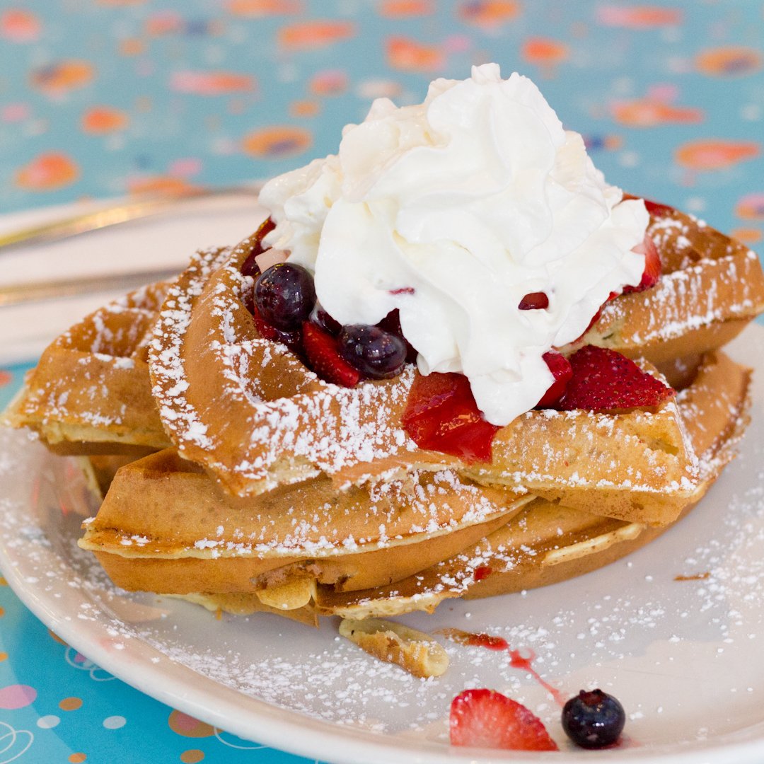 BigDaddysNYC's tweet image. Pile the whipped cream high because it's waffle time! #bigdaddysnyc #waffletime