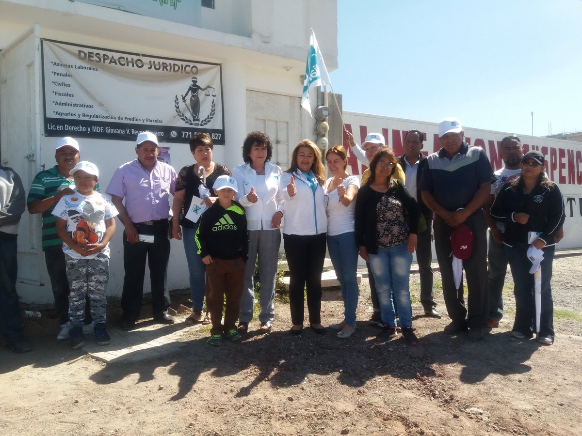 ¡Puntual atención en nuestros jóvenes,  en el ámbito laboral, serán prioridad! Esta mañana visité a vecinos del Pedregal, en Tizayuca, ¡Agradezco a la Sra. Ma. Leticia Navarro por el recibimiento.
#AmaliaVa 
#DeCiudadanxACiudadanx
#VaPorTiVaPorHidalgo