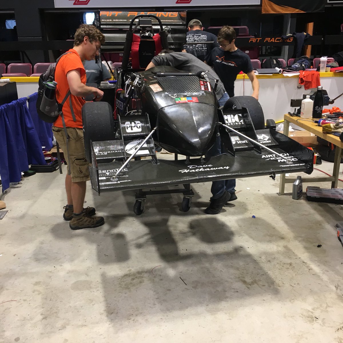 rit_racing's tweet photo. Final prep for F26 endurance! #RITracing #TwoCarsOneTeam @RITtigers https://t.co/IQiGQTIPcf
