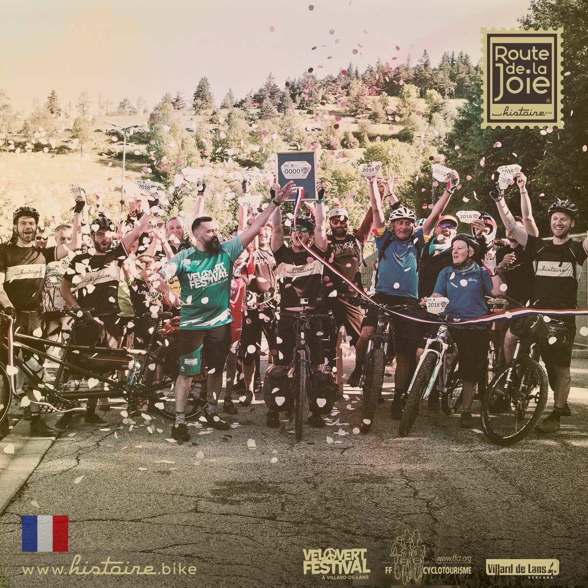 FFVelo_officiel's tweet photo. La France aime le vélo et le prouve cette semaine avec plus de 500 animations gratuites pour toutes et tous ! A vélo tout est plus beau, avec la #FeteDuVelo ! Coucou @ONU_fr 🤗 https://t.co/ES8RiIJaLZ