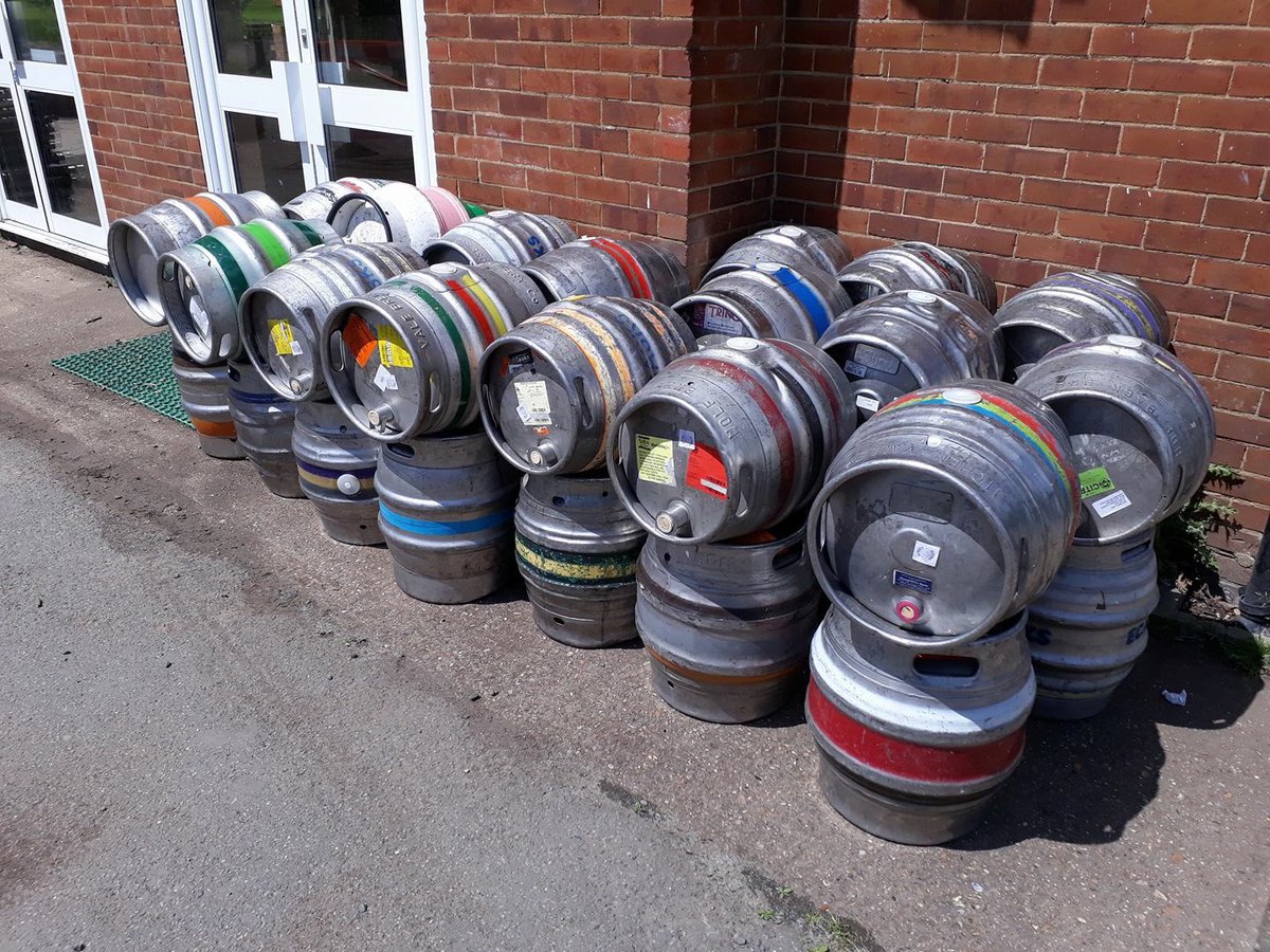 ruisliprfc's tweet photo. That a wrap on the @RuislipBeerFest @ruisliprfc welcome Peachy!! Who came? Favourite beer? https://t.co/Rqm5FVnDZN