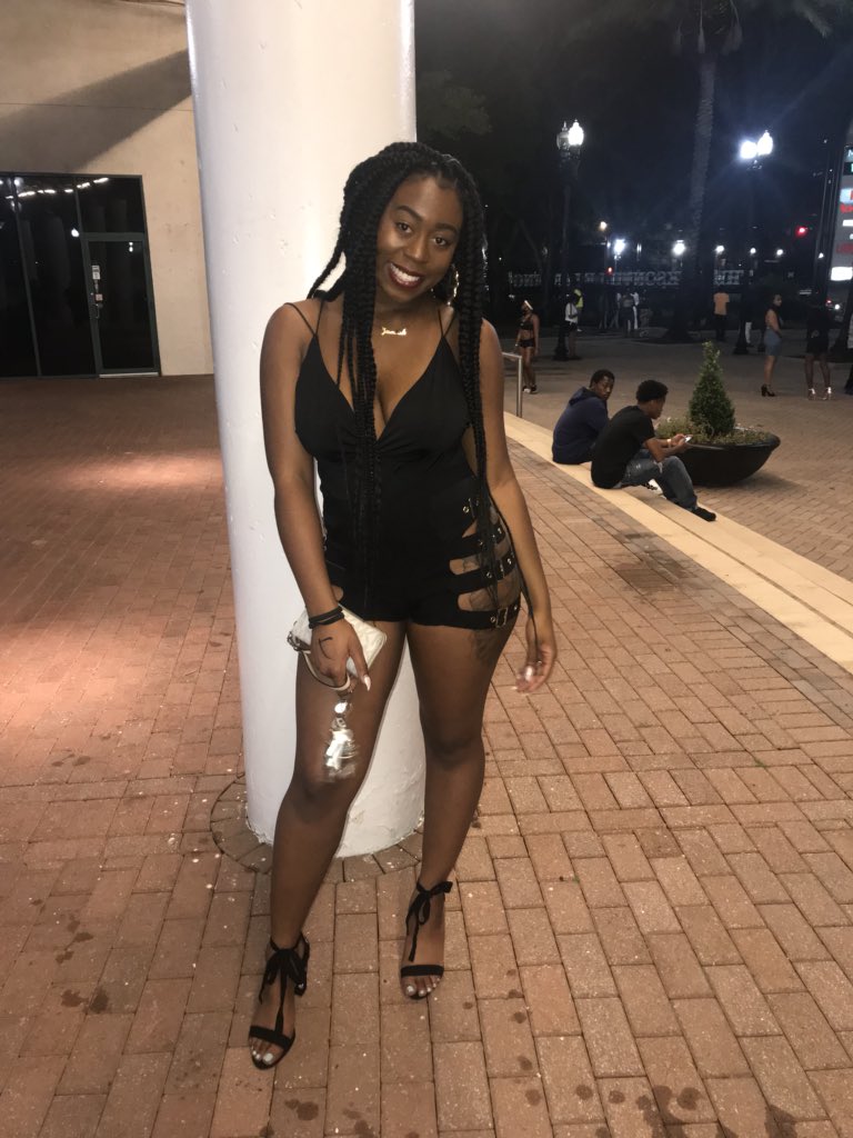 epicsoul__'s tweet photo. pretty face, thick thighs. PERIOD 🖤 #offtheshits https://t.co/5yv8OyllgU