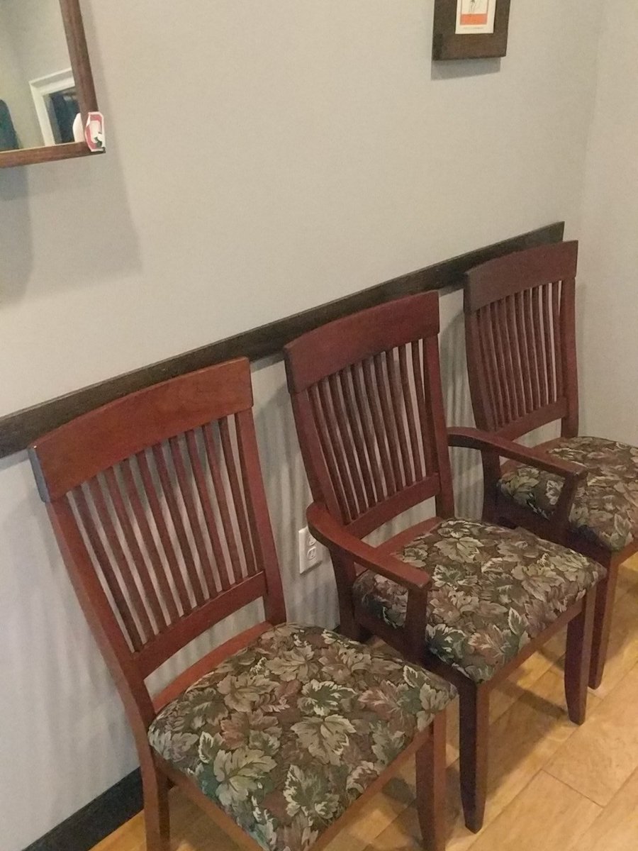 fuji1967's tweet image. My wife&apos;s patients have destroyed our walls for the last time. #chairrails