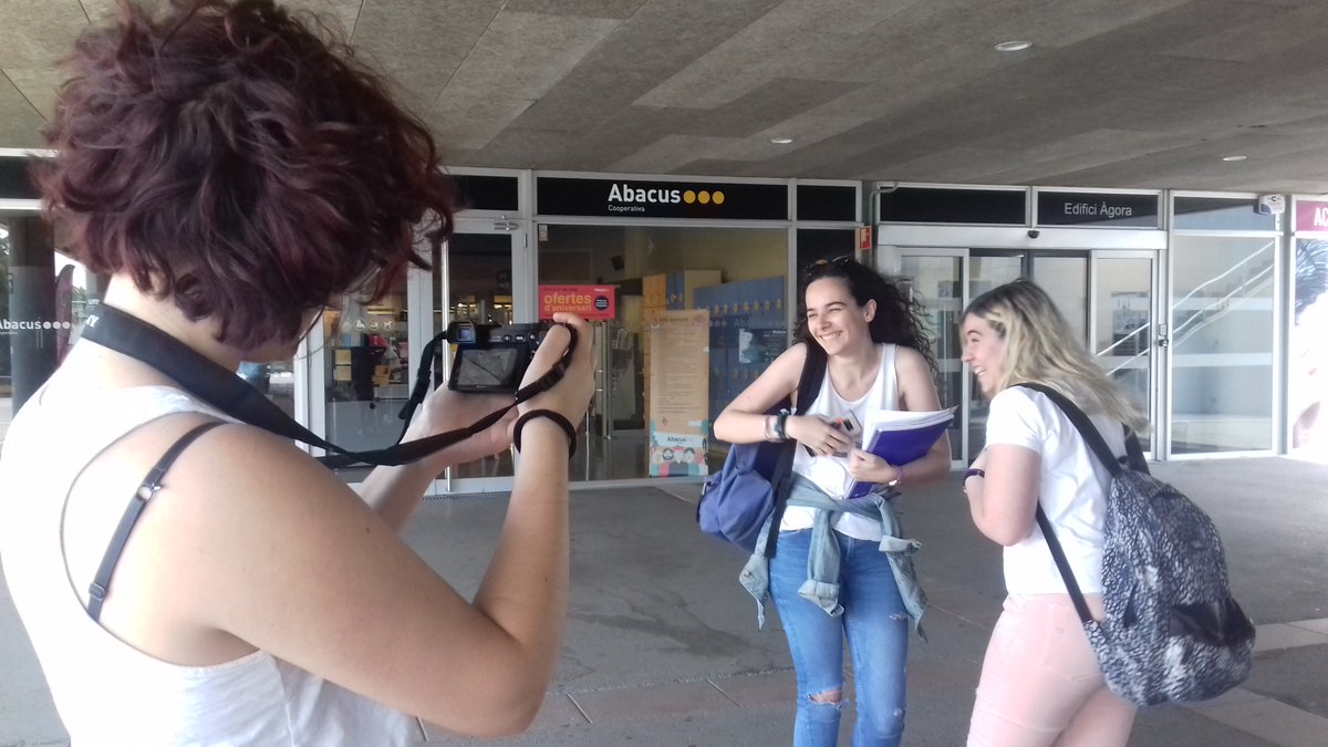 LauraGR225's tweet photo. ¿Quieres saber qué está pasando en esta foto?
¡Haz nuestro recorrido de realidad aumentada y descúbrelo!
#lemursuab #aumentemlauni #UAB https://t.co/lHz3mzFFNp