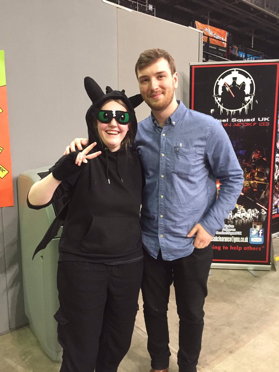 master_pidge's tweet photo. So @YorksCosplayCon I asked @CDawgVA to write a sonnet about his love of grammar. I had a great day and awaiting the sonnet. https://t.co/otcAr1k1GT