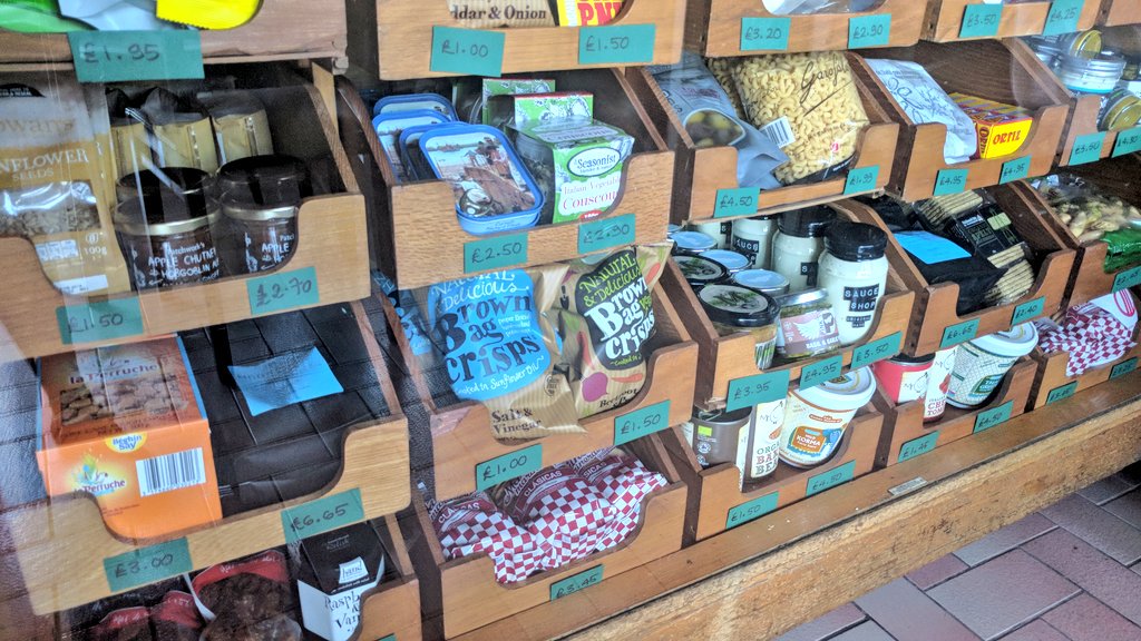 MattandCat's tweet photo. @TheSacredIsle It's a deli as well as a cafe. #20Esplanade #DestinationRyde https://t.co/V3XgAgezJo