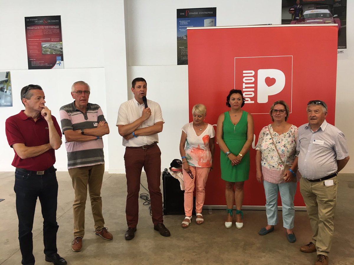 departement86's tweet photo. Les élus du canton de #Lussac-les-Châteaux réunis au circuit du Val de Vienne au #Vigeant à l'occasion de @500Ferrari et à l'invitation de @mariedesroses3 et #FBock, conseillers départementaux @ccvg86. Vaincre le cancer avec le @CHU_de_Poitiers https://t.co/PqGcYn0sZ6
