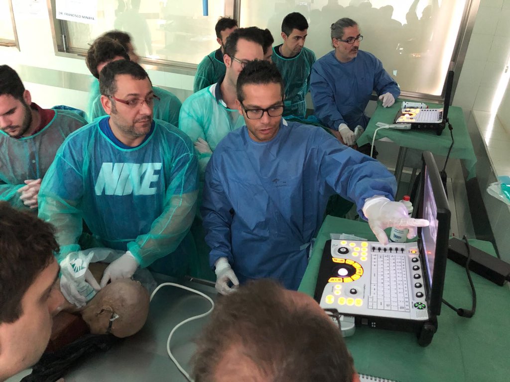 MVClinic's tweet photo. Sabemos lo que necesitas:

Descripción en cadáver ➕

Descripción en modelo vivo ➕

Abordaje en cadáver =

¡FORMACIÓN TOTAL! https://t.co/Bm0KpxiZfV