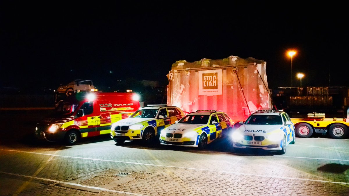 With a little help from our friends in @metpoliceuk who joined us on #A13 & @CityPolice who joined us in #TheCity we safely delivered our 105 tonne load with @dcs_logistics in the early hours of this morning. #BMW530 #BMW330 #BMWX5 #BethnalGreen #Limehouse #Hackney #Shoreditch