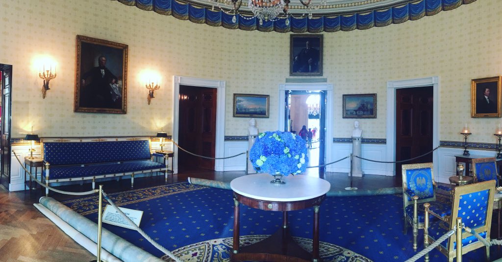 Shutterbugkara's tweet photo. Visiting America’s home...the White House #history #wgms #remarkable150 #psd150 #memories #everyvisitisamazing https://t.co/gsupkKNzGG