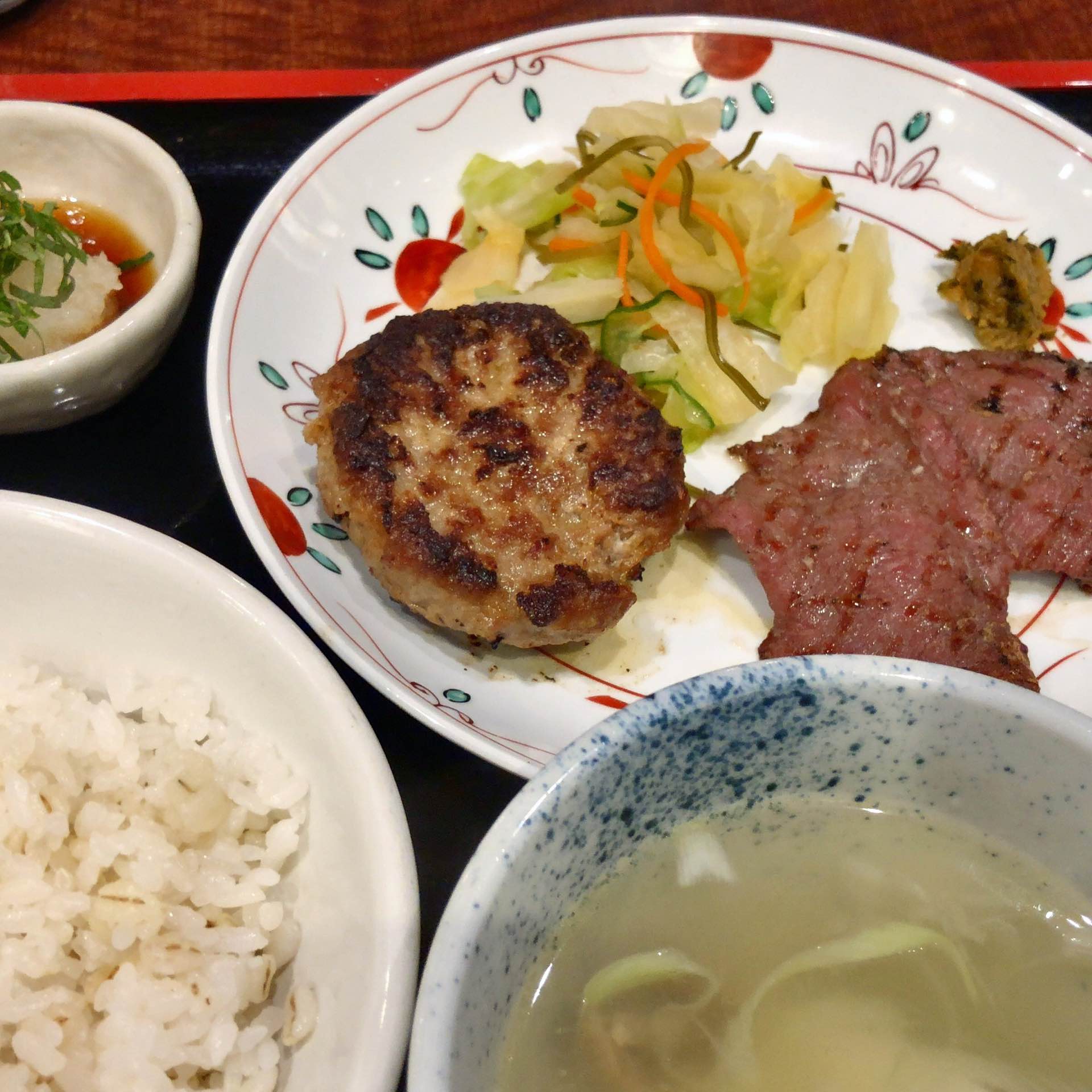 Neko Oyabin タッタン タタタン タタタン タン モ 舌を抜かれた牛の断末魔 タッタン タタタン タタタン タン モ 僕の歓喜の雄叫び 牛たん焼き仙台辺見 ユニモール 牛たんハンバーグとたん焼き定食 T Co 9odajviwzq Twitter