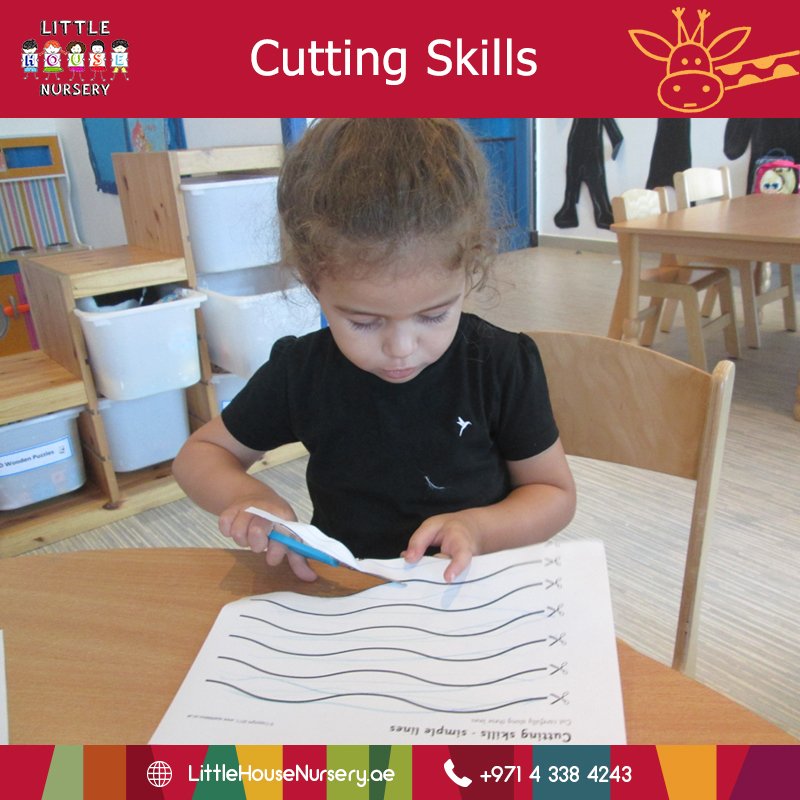 Littlehouseae's tweet photo. In Ms. Derry's class,we encouraged our little ones to use the scissors ✂️and cut papers 😁
This activity helps them developing their physical skills
#British_Curriculum #nursery #dubai #activity #physical_development 
#little_house #Children #Fun #Learning #early_learning https://t.co/6f6hNu5NJL