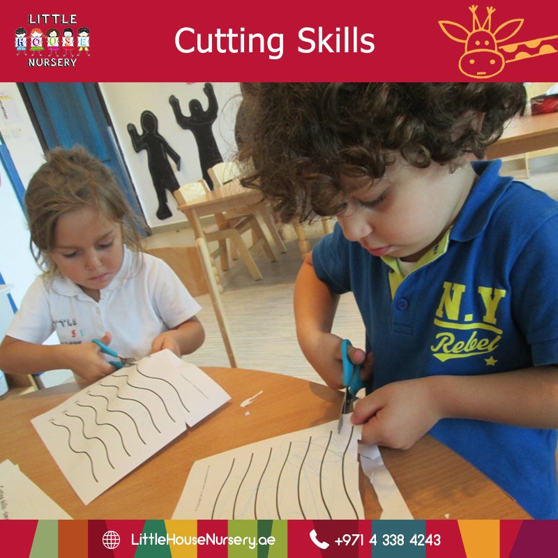Littlehouseae's tweet photo. In Ms. Derry's class,we encouraged our little ones to use the scissors ✂️and cut papers 😁
This activity helps them developing their physical skills
#British_Curriculum #nursery #dubai #activity #physical_development 
#little_house #Children #Fun #Learning #early_learning https://t.co/6f6hNu5NJL