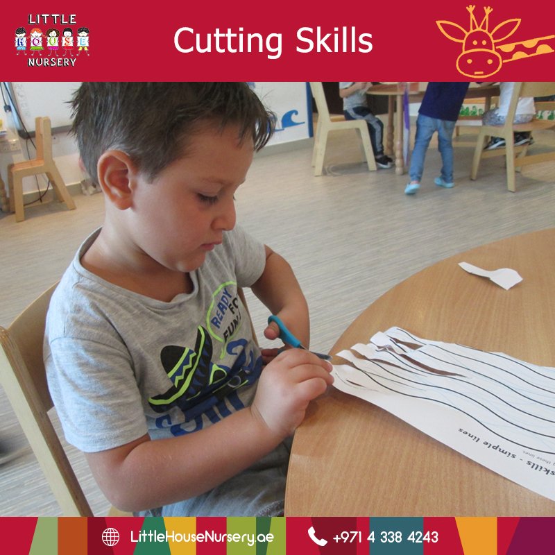Littlehouseae's tweet photo. In Ms. Derry's class,we encouraged our little ones to use the scissors ✂️and cut papers 😁
This activity helps them developing their physical skills
#British_Curriculum #nursery #dubai #activity #physical_development 
#little_house #Children #Fun #Learning #early_learning https://t.co/6f6hNu5NJL