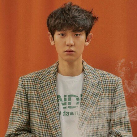 phosigal's tweet photo. chanyeol 💙 https://t.co/uPeV2eUY6h
