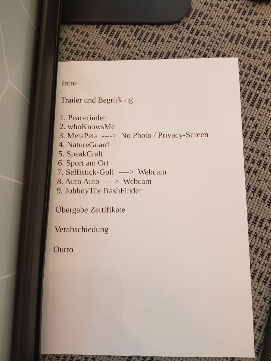 PLANET_IC's tweet photo. @Jugend_hackt_MV 2018 ist zu Ende. 9 Teams präsentierten die Ergebnisse ihrer Projekte #jhmv18 #jhmv #jugendhackt https://t.co/U1xB3JLiHI