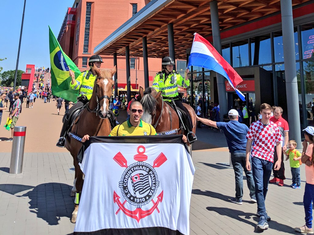 TheBotafogoStar's tweet photo. #Corinthians fans in Liverpool ahead of #Brazil v #Croatia. #Timão https://t.co/scJrYUdp3e