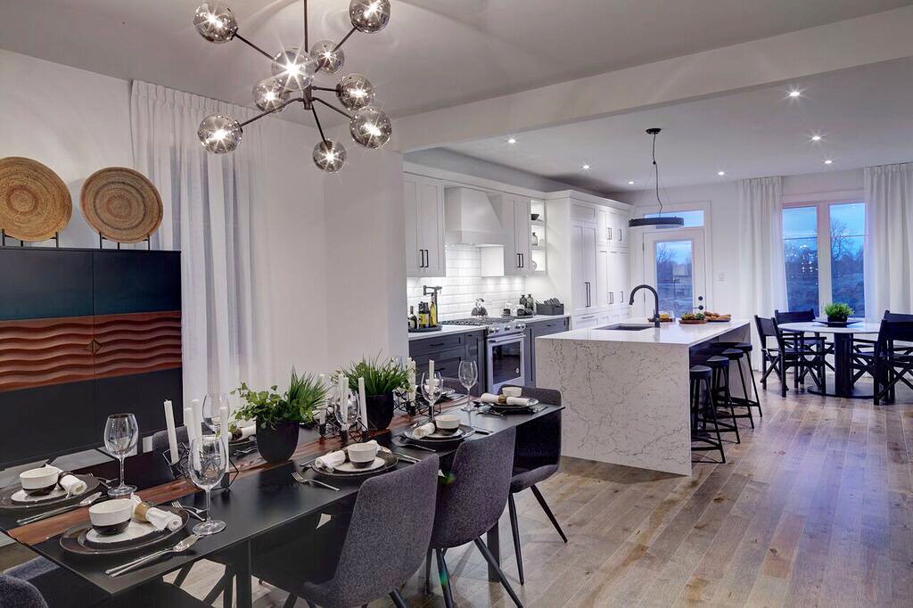 Happy Sunday! Our Fox Run Model Homes are open today from 11-6.