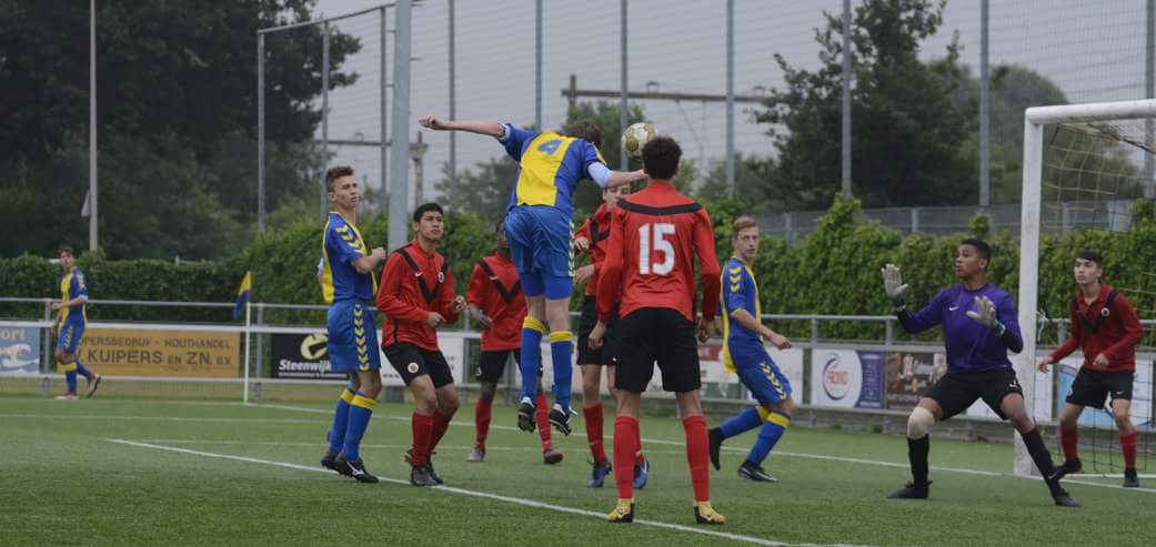 Wondersloffe's tweet photo. Trots op de mannen van @OldeVeste JO17-1 Super gepresteerd dit seizoen op landelijk topniveau. #2edivisie #10e #21pt. #2tekort Zit handhaving er nog in? 4-1 winst op @AFC_Amsterdam Volgende week wacht @ASCWaterwijk #2eronde https://t.co/Yfdv3eWnG5