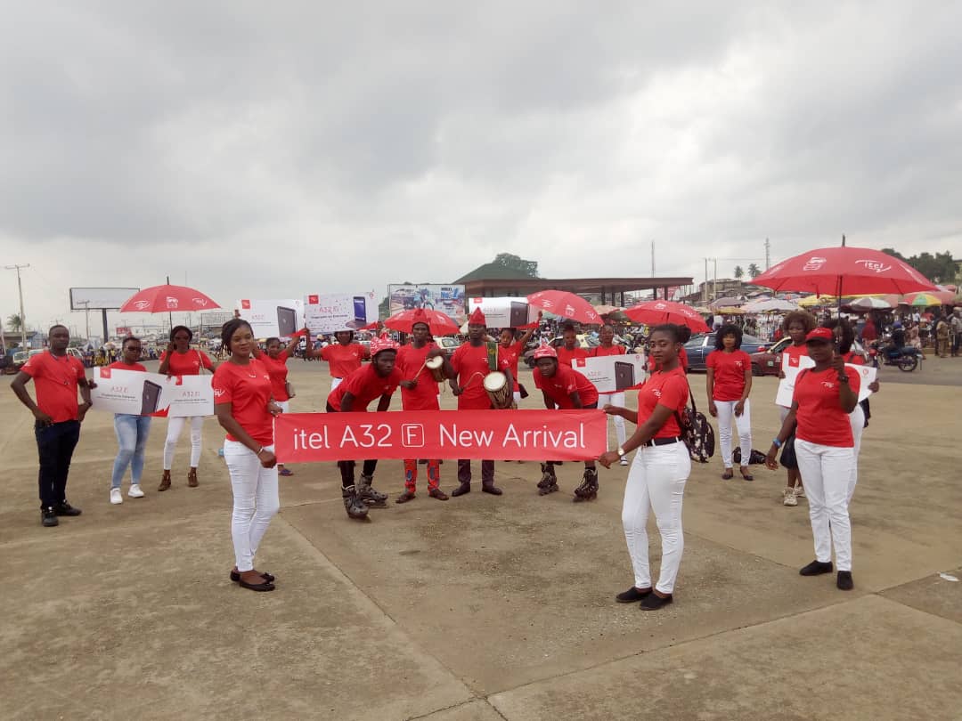 itelNigeria's tweet photo. You all nominated Ibadan and we made it happen. We have officially launched itel A32F in Ibadan. 

Your city is next, watch out for us! Kindly tell us in the comment section the city you want us to paint RED next and get ready to host us. 

#itelA32FMarketLaunch #RedIsTheNewCool https://t.co/o606RRr3sp