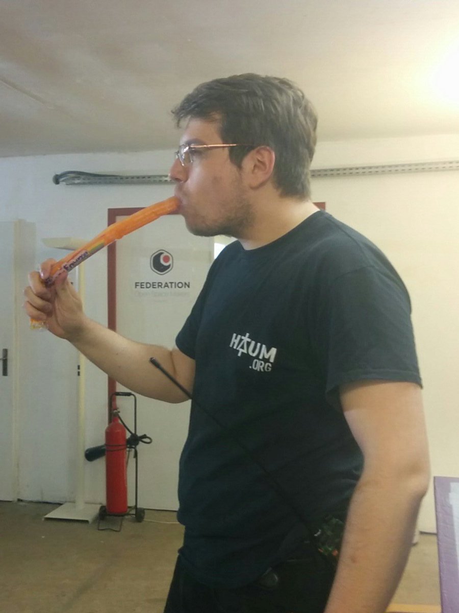 SikulaRobotik's tweet photo. .@getvrong, captivé par les matchs de la #cdridf2018. https://t.co/jbLnVHYjnL